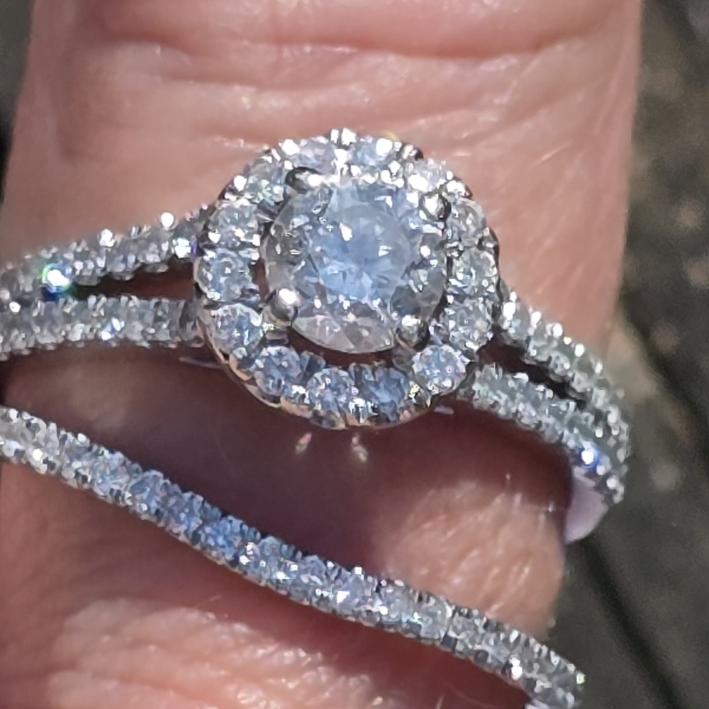 Natural Diamond Wedding Set. - Picture 4 of 12